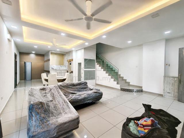 Mutiara Rini 2.5 Storey Cluster House 5bed Renovated Johor Bahru 1