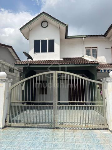 Taman Klang Utama Double Storey End Lot Terrace House For Rent 1