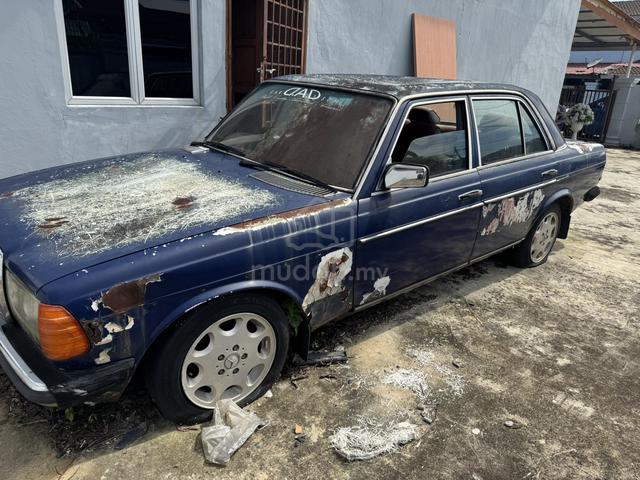 1981 Mercedes Benz 200 2.0 (A) - 2