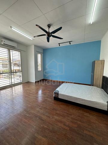 Lagoon Homes Landed, Kota Kemuning, Master Room, Fully Furnished, Nice 1