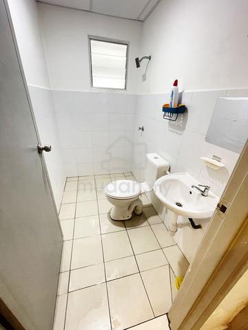 #1112 Bilik Sewa Villa G.Patah|Guarded|Parking|Fully Furnished 4