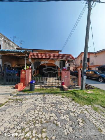 END LOT Double Storey House Fasa 1 Taman Sri Gombak Selangor 1