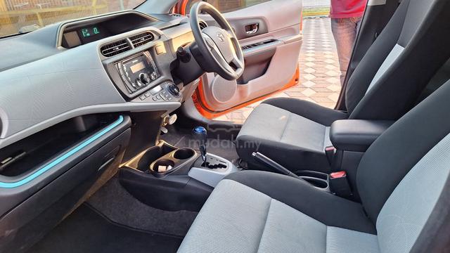 2012 Toyota PRIUS C 1.5 (HYBRID) NHP10R (A) - 3