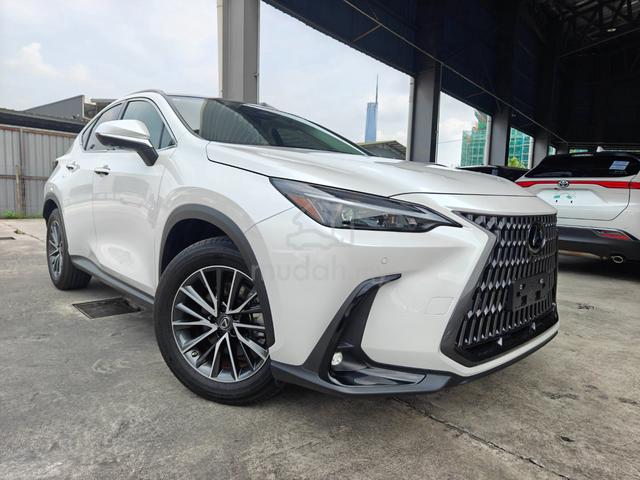 2023 Lexus NX 250 5A P/Roof 4Cam HUD Black Leather - 1
