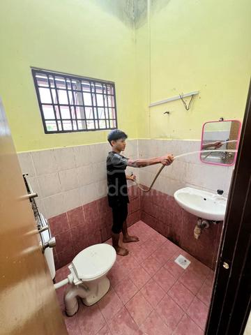 Rumah 2 tingkat (End Lot) di Taman Wangsa Setia Untuk Disewa 5