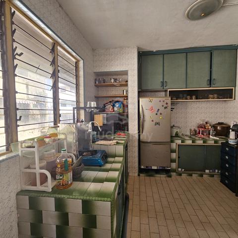Flat Taman Ungku Tun Aminah 1