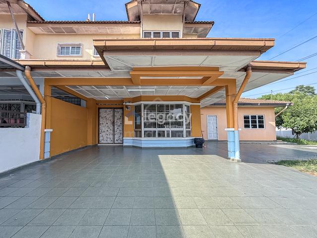 CORNER LOT RENOVATED with CCC Below MV Bandar Seri Putra Bangi 1