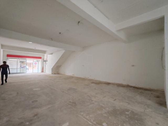 [Cheap] 1800sqft Ground Floor Shop Bandar Baru Nilai @BBN 1