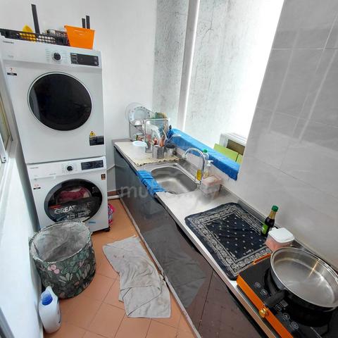 Medium Room For Rent Near Putra Heights LRT Station Utility Included 1