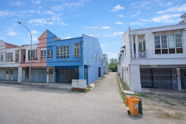 Seksyen U5 Jalan Suria W, Shah Alam|End Lot Shop Factory 1