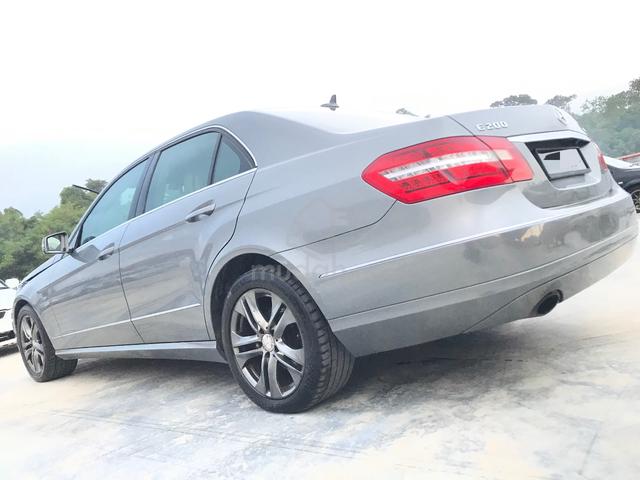 Mercedes Benz E200 1.8 CGI(A)LEATHER S/18"AMG RIM - 4