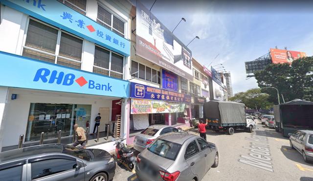 3 Storey Adjoining Shoplot Facing Mainroad Bayan Point Bukit Jambul 1