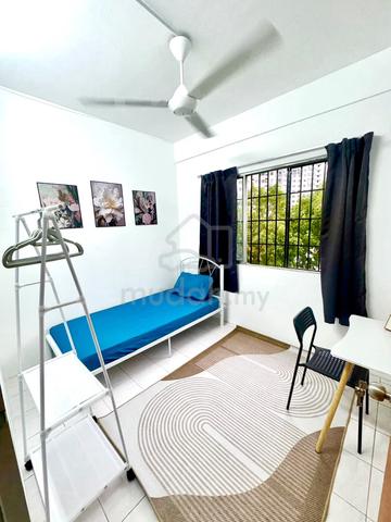[MUSLIMAH ONLY] [FREE WIFI] Room @ Sri Permaisuri @ Salak Selatan LRT 1