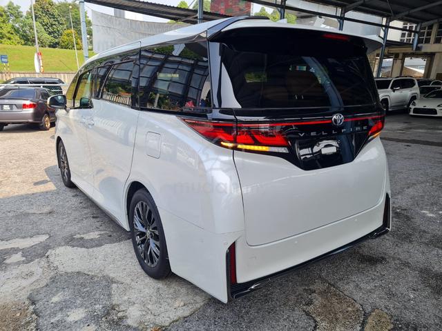 2025 Toyota Vellfire 2.4 Z Premier Grade 5 Unreg - 4