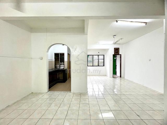 Meru Courts 1
