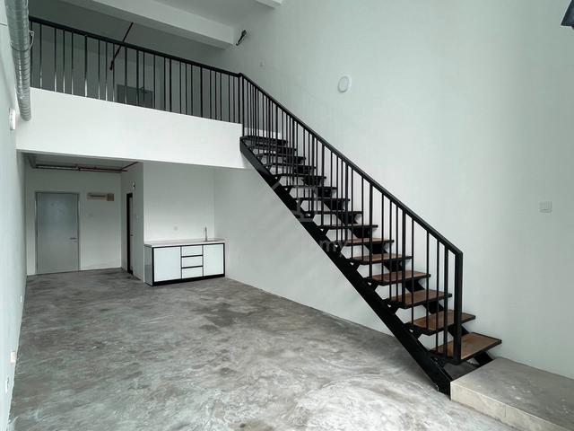 Duplex office unit connecting to Hotel and near Mall* 1