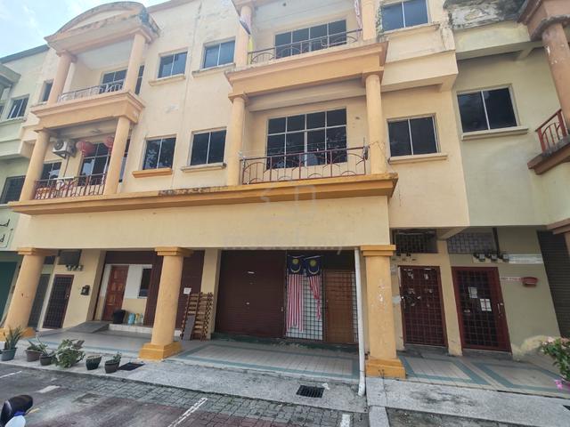 [HOSTEL] 3 Storey Shoplot, 5220 sqft, Bandar Baru Nilai 1