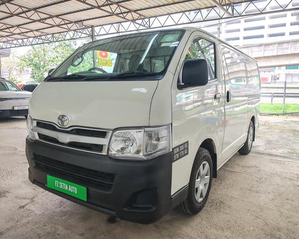 2013 Toyota HIACE 2.5 PANEL VAN FACELIFT (M) - 1