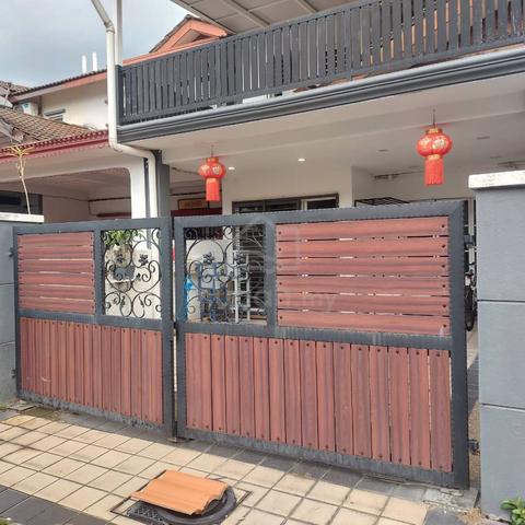 2 storey , taman gombak permai , batu caves . 1