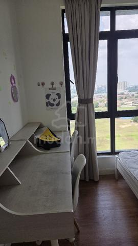 Middle Bedroom Utropolis Marketplace, Glenmarie Shah Alam 1