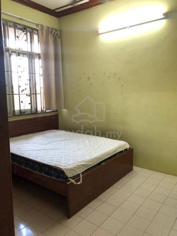 Fully furnished Middle room for Female available 1/7/2026 1