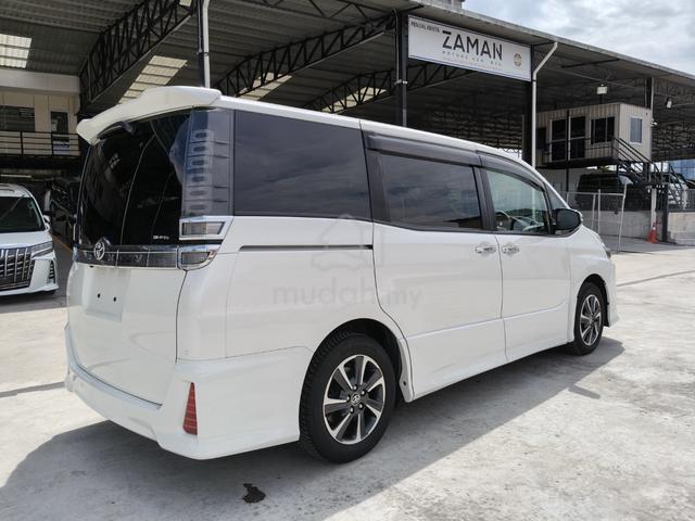 2021 Toyota VOXY 2.0 ZS (A) - 3
