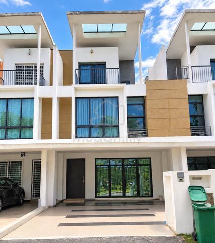 Lake Point Residence 1