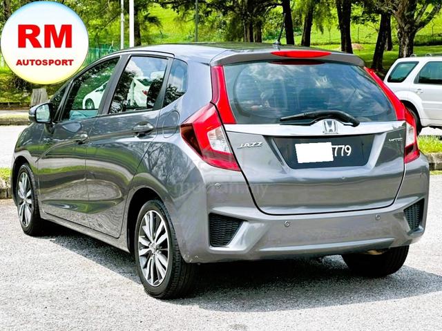 MERDEKA SALES! Honda JAZZ 1.5 V FULL SPEC 2016 - 2