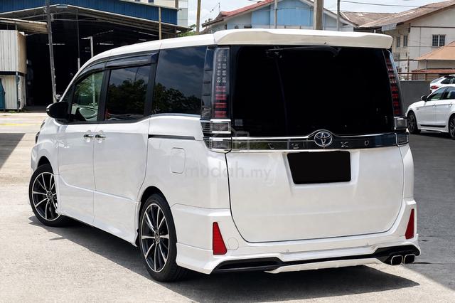 2019 Toyota VOXY 2.0 KIRAMEKI BLACK-LEATHER SPEC - 2