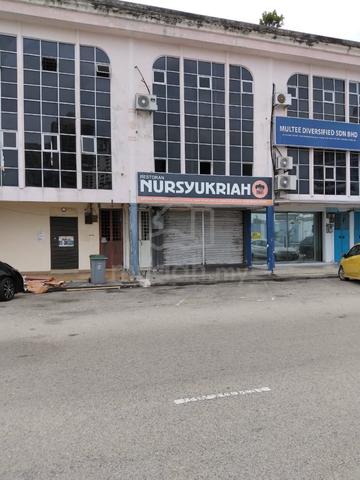 3 store shoplot at Melaka Raya for rent 1