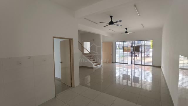 2-Storey - Kota Bayuemas Nearby Bandar Parklands Klang Gated & Guarded 1