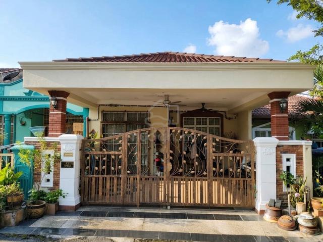OPEN FACING RENOVATED 💥 Single Storey Desa Cempaka 3 BBN Nilai 1