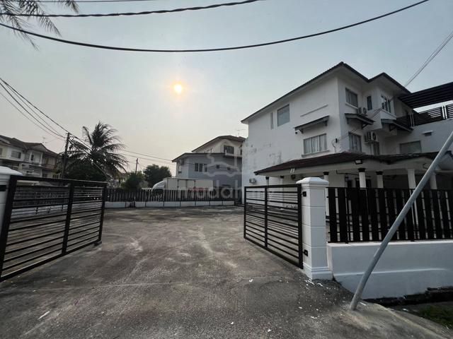Very Big Land Size 2600 sqft can Renovate Extend Freehold Bukit Cheng 1
