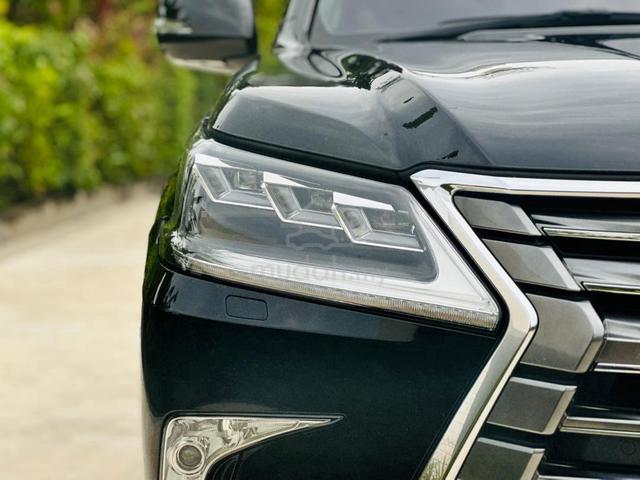 2017 Lexus LX570 5.7 (A) MIL 50K KM ONLY - 3