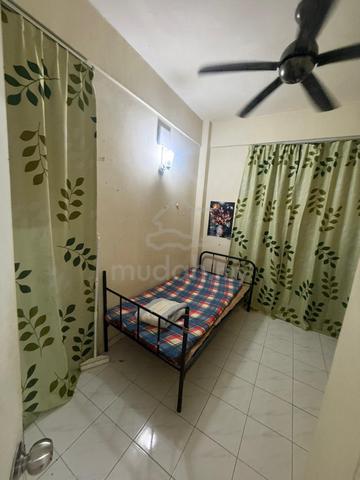 Single room lelaki untuk disewa Gedung Heights Apartment, Bayan Baru 1