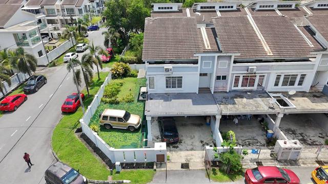 CORNER LOT! Double Storey Terrace SP3 Bandar Saujana Putra 1