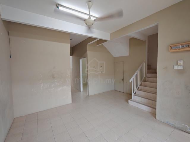 PARTLY FURNISHED 2 Storey Terrace Bandar Puteri Jaya For Rent 1