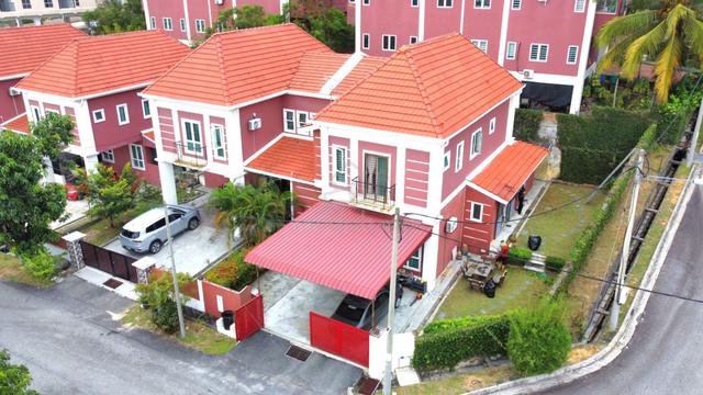 RENOVATED SEMI D 2 Storey Corner Taman Salak Maju Salak Tinggi Sepang 1