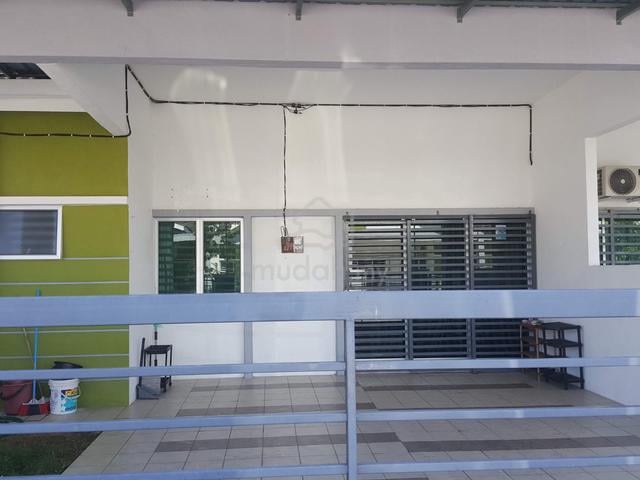 [FOR RENT/UNTUK DISEWA] Rumah Teres Satu Tingkat , SERI ISKANDAR 1