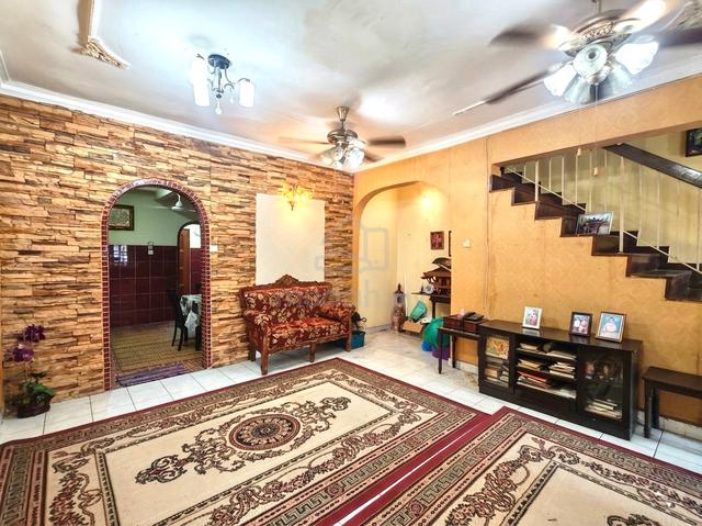 FULLY EXTENDED Double Storey Taman Puchong Utama 1