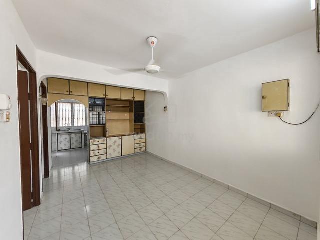 Flat Taman Ungku Tun Aminah 1