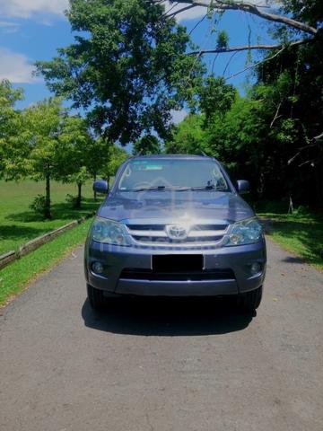 Toyota Fortuner 2.5 Diesel Manual 4x4 - 5