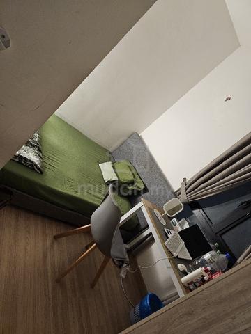 Small Room for Rent 1