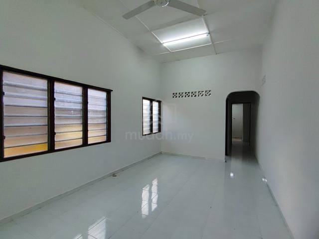 Rumah Sewa 1 Bilik Kampung Melayu Gelang Patah 1