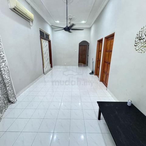 Single Storey Terrace House @ Taman Puteri Wangsa (3 bedroom) For Rent 1