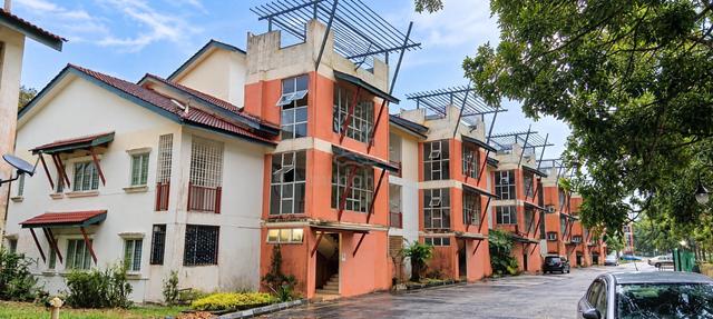 LFV Blok 3 (Bukit Merah Laketown) 1