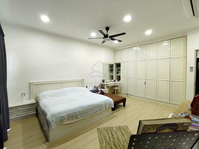 Renovated Semi D Corner 2 Storey Seksyen 9, Shah Alam. 1