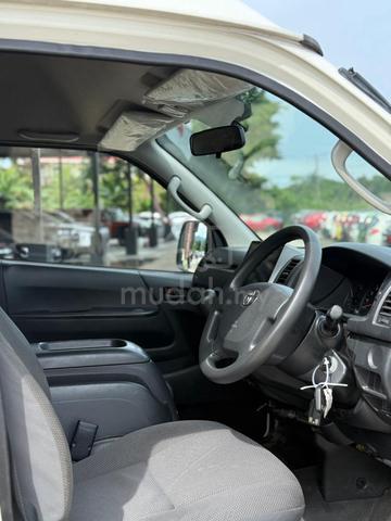 2016 Toyota HIACE 2.7 ENHANCED (M)FULL LOAN - 5