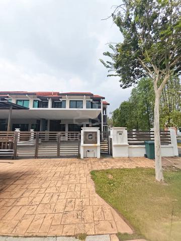 End Lot with Extra Land 2 Storey Superlink Setia Alam Sari, Bangi 1