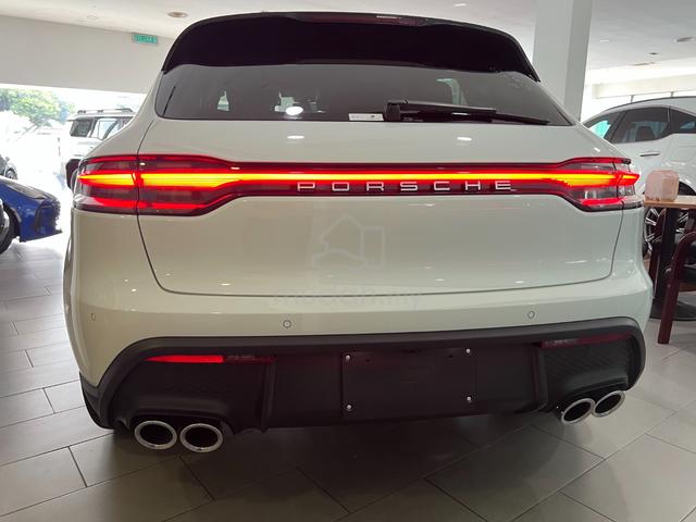 2022 Porsche MACAN 2.0L (A) NFL 4 CAM PASM AIR SUS - 4